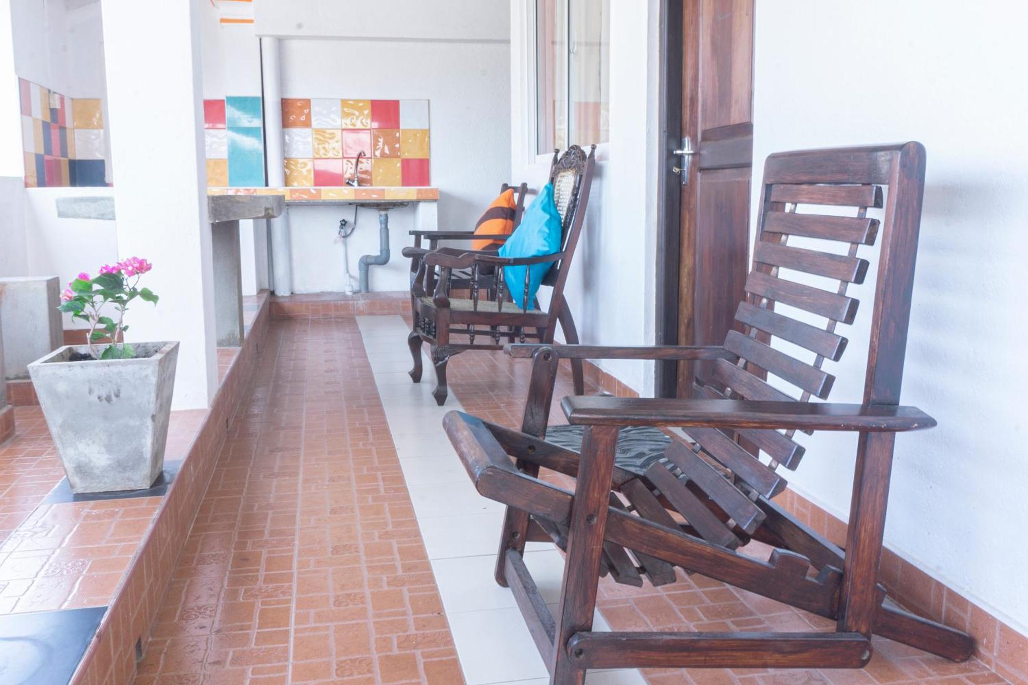 Blumarine Guest House Negombo Exterior foto