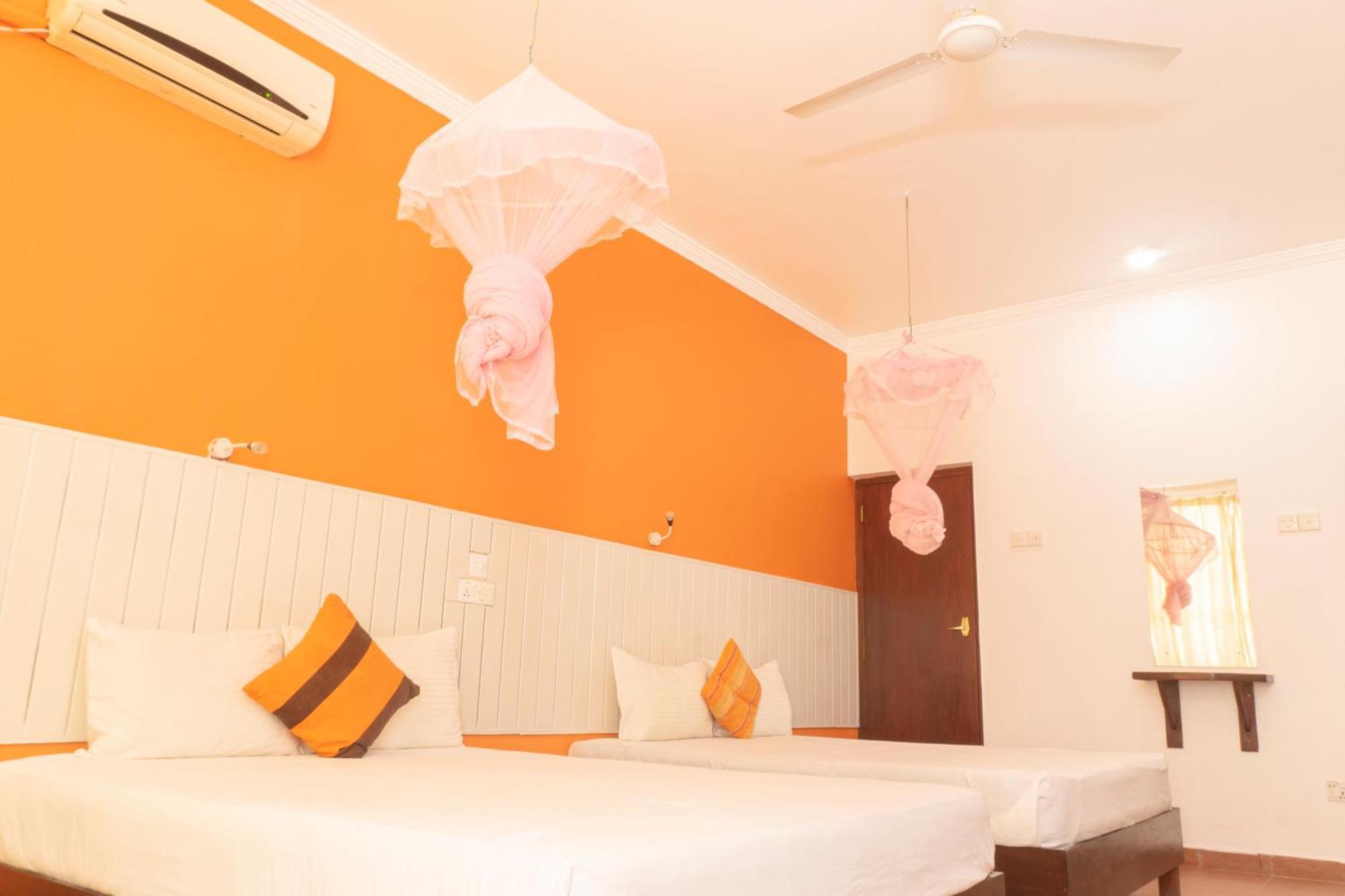 Blumarine Guest House Negombo Zimmer foto